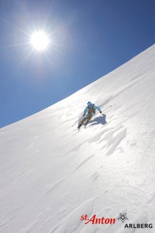St. Anton am Arlberg nabízí i na jaře parádní lyžařské terény s dostatkem sněhu!