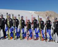 Česká reprezentace běžců na lyžích při přípravě na ledovci (2012).